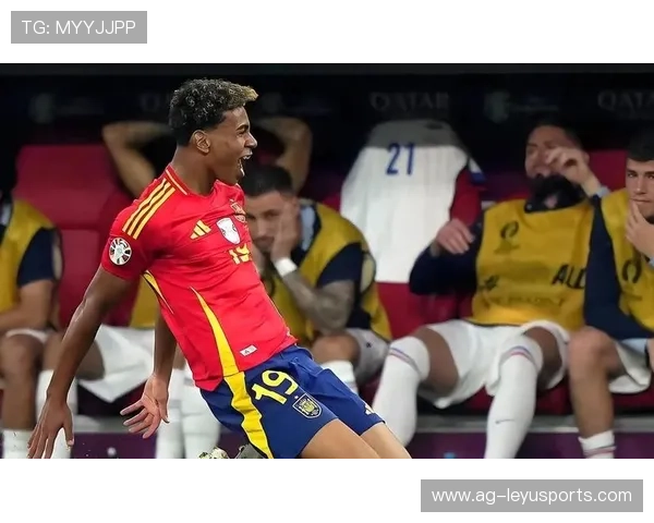 亚马尔一脚出球打穿防线